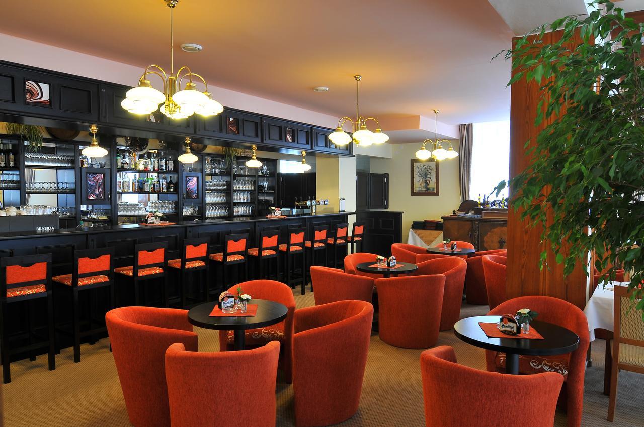 Hotel Manes Svratka Bagian luar foto