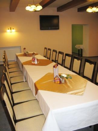 Hotel Manes Svratka Bagian luar foto